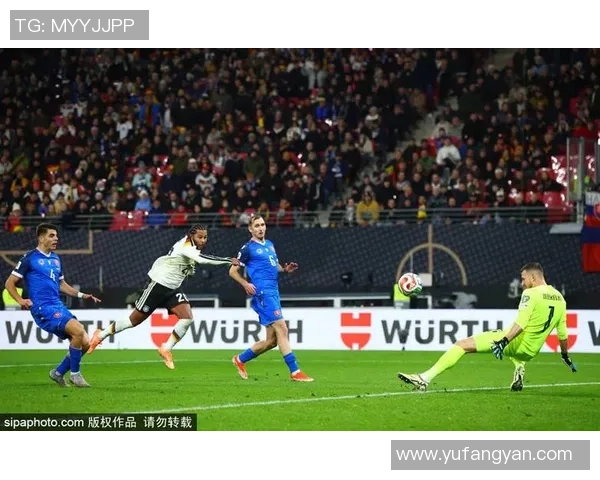 足球明星鲍曼门将的传奇之路与职业生涯的辉煌成就解析